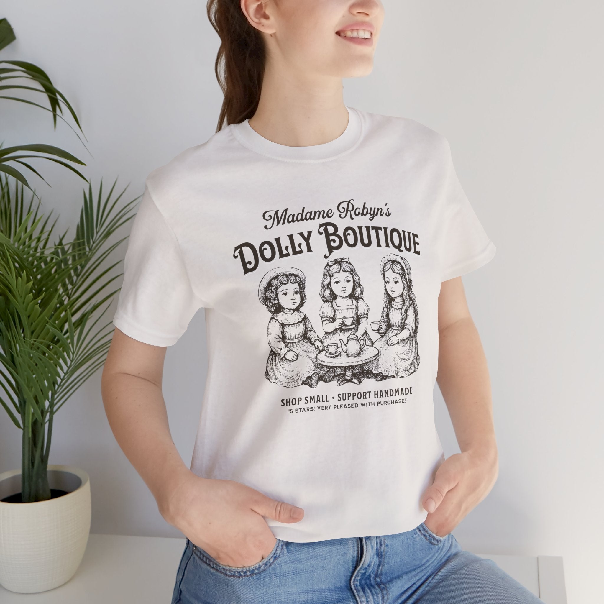 "Madame Robyn's Dolly Boutique" - Unisex Tee