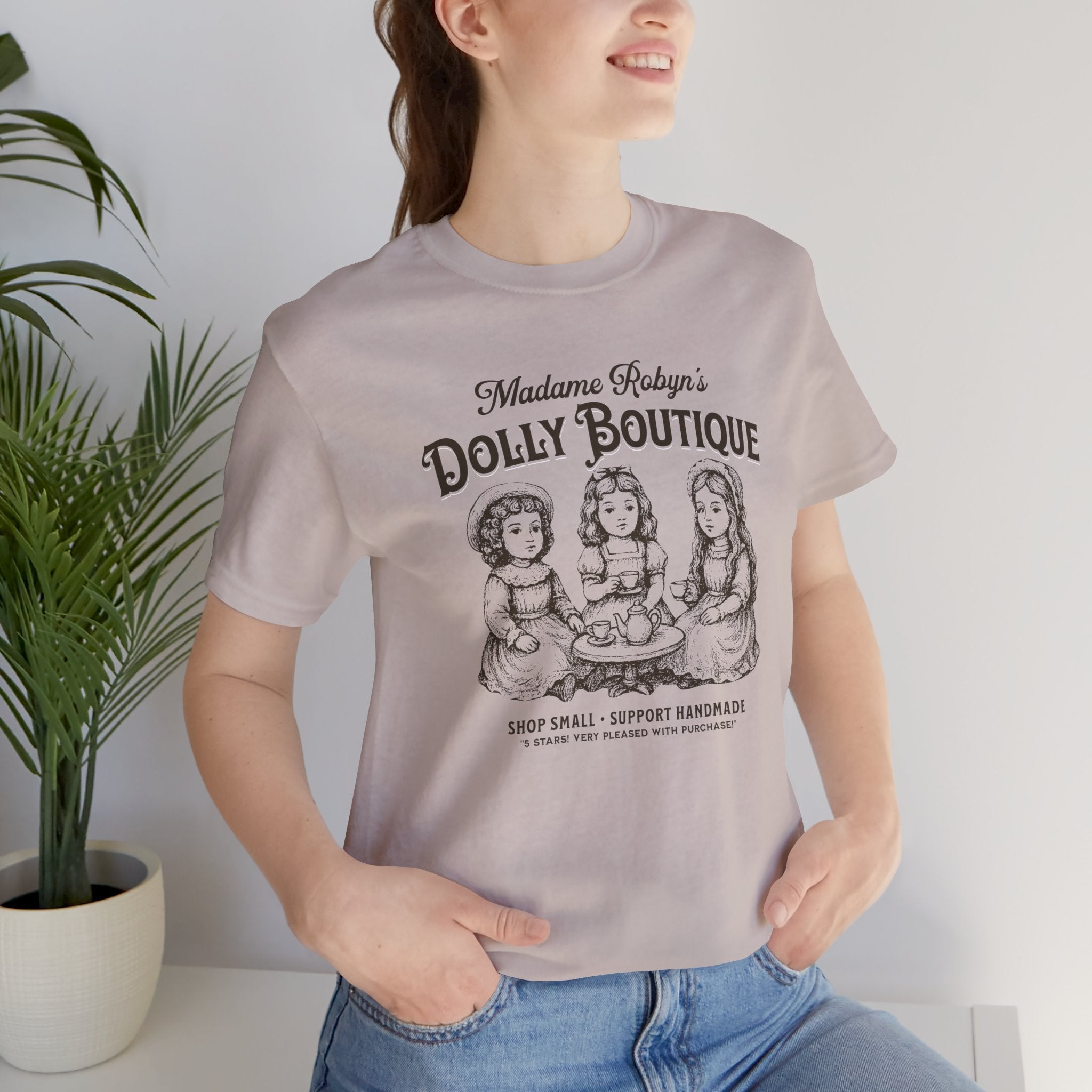 "Madame Robyn's Dolly Boutique" - Unisex Tee