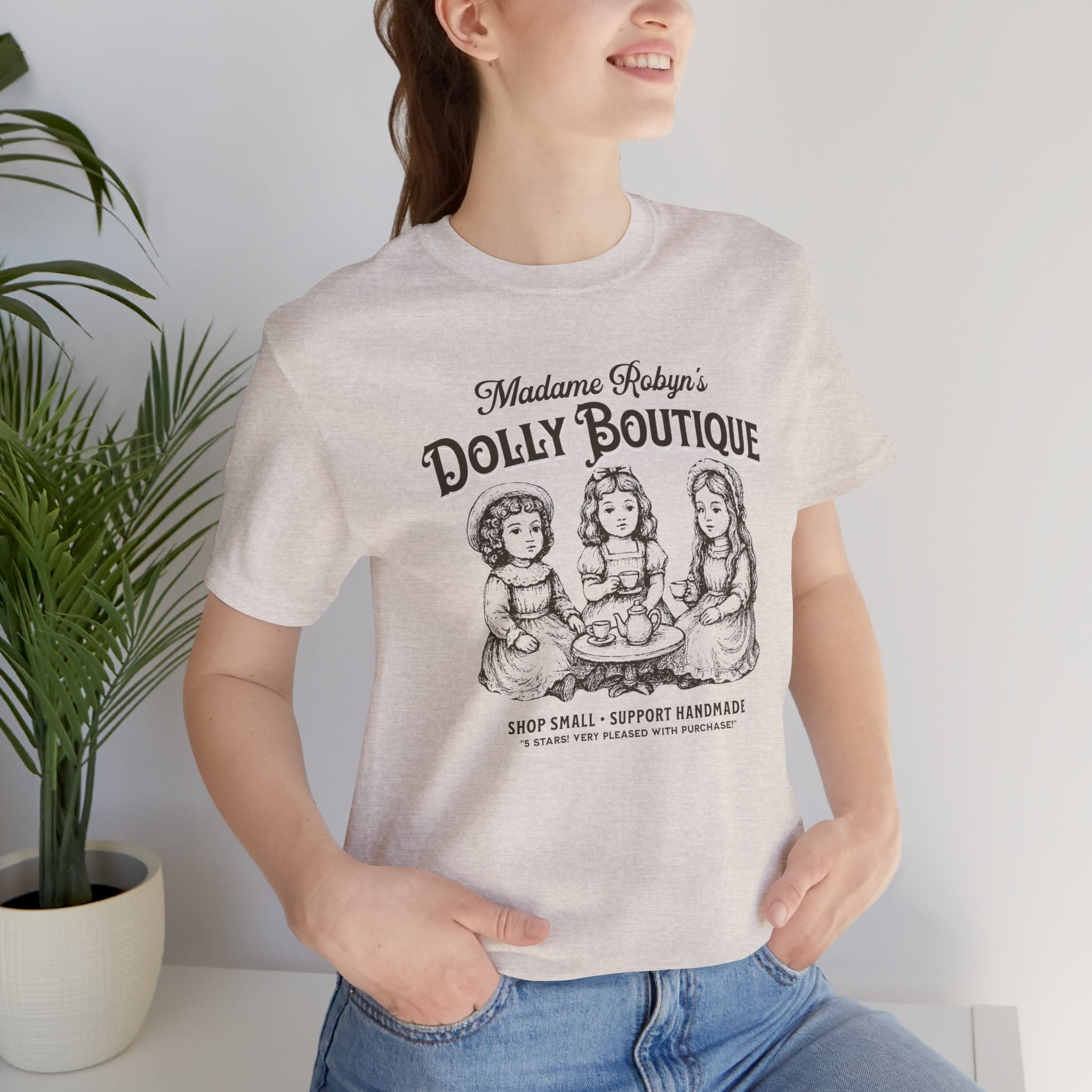 "Madame Robyn's Dolly Boutique" - Unisex Tee